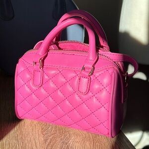Quilted Crossi Hot pink crossbody barrel purse
